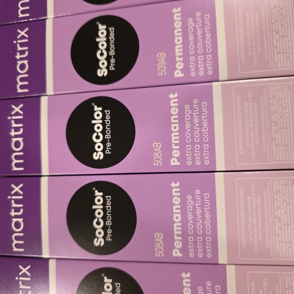 Matrix SoColor Permanent Hair Color - Picture 4 of 10